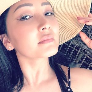 Meet your Posher, Rena